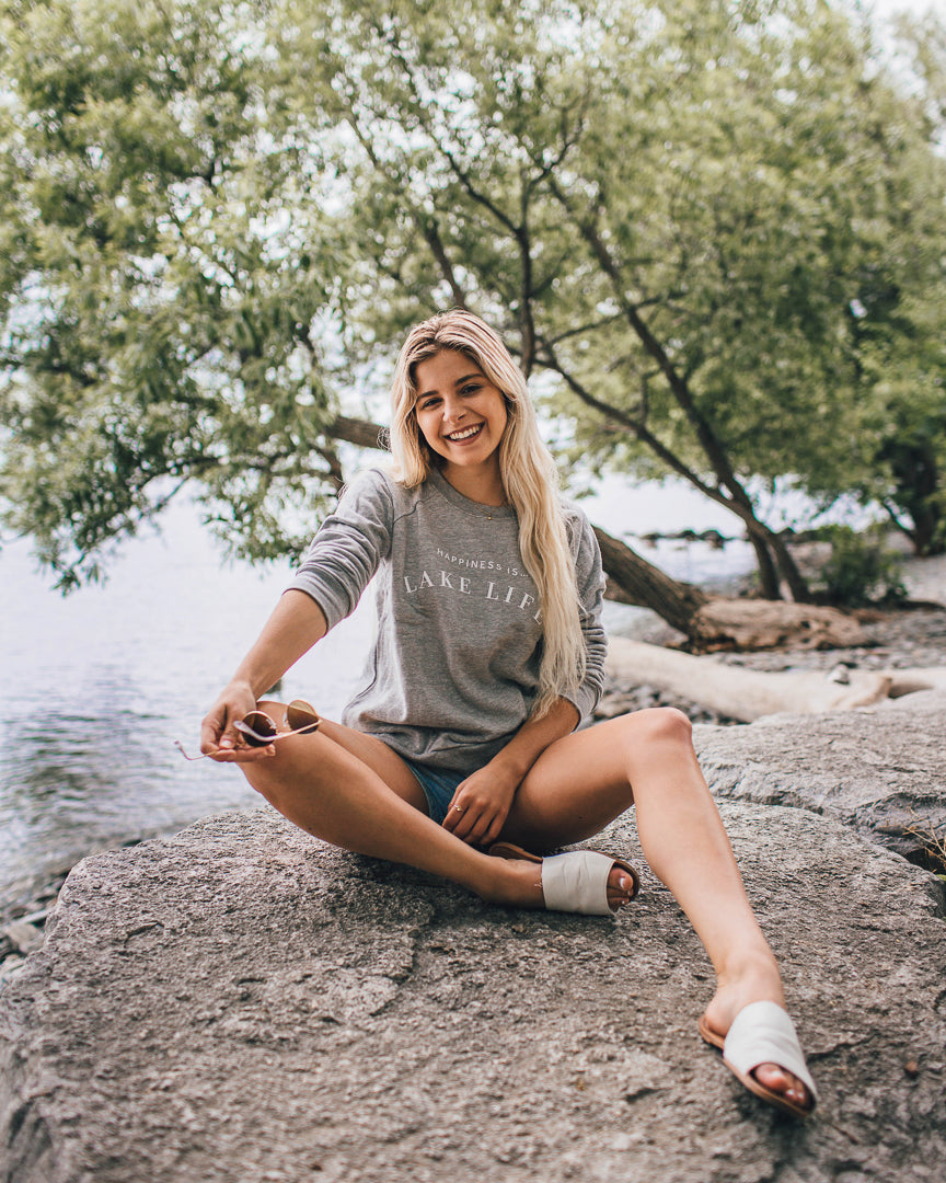 Women&#39;s Lake Life Crew Sweatshirt, Heather Grey